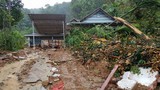 Lại sạt lở kinh hoàng ở Quảng Nam, 10 ngôi nhà sập đổ