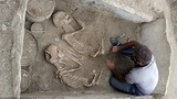 Giải mã cặp đôi ''Romeo và Juliet'' quấn quít trong cổ mộ 5.000 tuổi