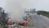 Nghìn tấn rác đốt giữa đường do 'tắc' bãi rác