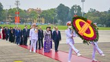 Lãnh đạo Đảng, Nhà nước và đại biểu Quốc hội vào Lăng viếng Chủ tịch Hồ Chí Minh