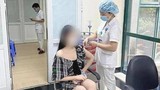Cô gái khoe tiêm vắc xin “ông ngoại” bị xử phạt