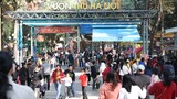 Hàng ngàn người đổ về vườn thú Hà Nội trong ngày đầu năm mới