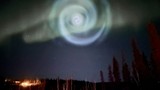  Xoắn ốc kỳ lạ trên bầu trời Alaska thực ra không có gì bí ẩn