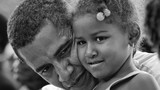 Hình ảnh cha-con xúc động của Tổng thống Obama