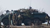 Quân đội Nga đào chiến hào tại biên giới Crimea-Ukraine