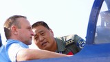 Tướng Không quân Nga “tò mò” buồng lái J-10 Trung Quốc