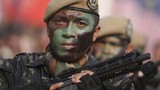 Xem Quân đội Malaysia “khoe cơ bắp” trong duyệt binh