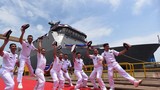 Tận mắt siêu tàu đổ bộ 11.500 tấn của Philippines