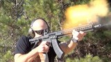 Soi mặt khẩu súng “con lai” hoàn hảo của AK-47 và M16