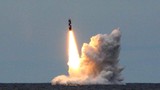 Hoành tráng cảnh tàu ngầm Nga phóng 2 tên lửa đạn đạo