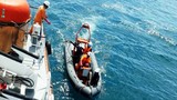 Cứu thành công một thuyền viên tàu Bình Định bị chìm