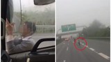 Video: Người đàn ông chặn xe trên cao tốc khiến tài xế hết hồn