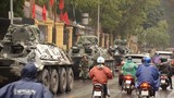 Video: Xe bọc thép "vây kín" bảo vệ quanh khách sạn Melia, Hà Nội