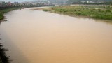 Gần 200 cảnh sát vây bắt cát tặc trên sông Hồng