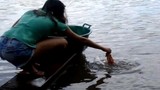 Màn câu cá ăn thịt người “siêu độc” của thiếu nữ Brazil