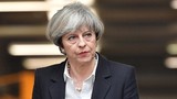 Bầu cử Anh: Thủ tướng Theresa May “mất cả chì lẫn chài“