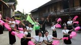 Màn đại xòe cổ xác lập kỷ lục Việt Nam
