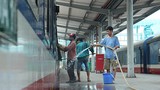 Cuộc sống nhộn nhịp ở ga Hà Nội trước đề xuất di dời