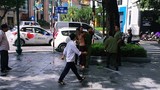 Nam thanh niên múa dao trên phố Hà Nội, người đi đường hoảng loạn