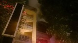 Hà Nội: Quán karaoke 4 tầng bốc cháy ngùn ngụt trong đêm