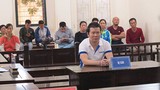 Thanh niên chém mẹ và em gái khóc nức nở ở tòa