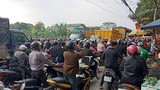 Hàng nghìn người về quê nghỉ Tết, cửa ngõ Thủ đô tê liệt