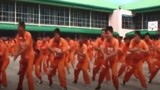 Video: Tròn mắt xem hàng trăm tù nhân Philippines cover vũ đạo 'Sorry Sorry' 