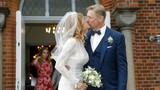 Ngôi sao huyền thoại Peter Schmeichel cưới cựu người mẫu Playboy