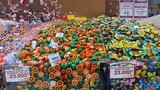 Hà Nội: Hàng Tết ngập siêu thị... khách mua "èo uột"