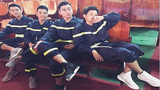 Đội “lính cứu hỏa đẹp trai” gây sốt nhờ ảnh khoe giày