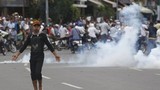 Biểu tình ở Campuchia biến thành bạo lực 