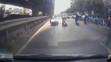Chuyển cơ quan điều tra vụ ô tô tải chèn ngã xe máy ở Hà Nội rồi bỏ chạy