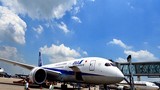 Cận cảnh Boeing 787 siêu hiện đại đến Hà Nội