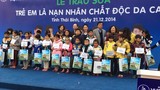 Vinamilk xoa dịu nỗi đau da cam cho trẻ em Thái Bình