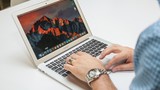 Sắp hết vòng đời, MacBook Air giảm giá 3-4 triệu đồng tại VN