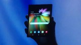 Samsung bất ngờ ra mắt điện thoại màn hình gập siêu nét
