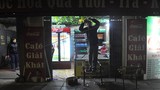 Hà Nội: Thanh niên “đại náo” quán cà phê, tự cứa cổ