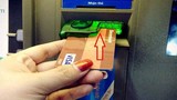 Chủ thẻ ATM Sacombank "bỗng dưng mất tiền"