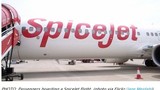 Máy bay hạ cánh khẩn vì hành khách bị “Tào Tháo rượt”