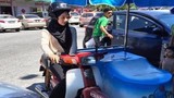 Nữ sinh 9X Malaysia bất ngờ nổi tiếng khi đi bán kem