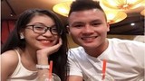 Tuyển thủ U23 Việt Nam tình tứ bên bạn gái khiến chị em phát ghen