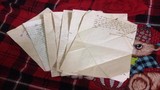 Nữ sinh Thái Nguyên thích thú khoe bức thư tình 20 năm của bố mẹ