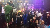 Hàng chục cô gái ăn mặc khêu gợi thác loạn trong quán bar ở TP HCM