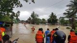 Đảo Phú Quốc vẫn mưa, người dân và lực lượng cứu hộ vật lộn trong đợt ngập lịch sử