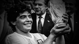 "Cậu bé vàng" Diego Maradona qua đời ở tuổi 60