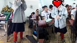 Đi học mùa rét, dàn nữ sinh khoe thời trang nhìn mà "cạn lời"