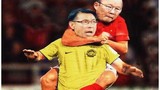 Đội tuyển Việt Nam thắng Malaysia, biểu cảm thầy Park bị chế ảnh