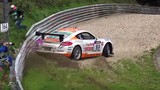 Porsche Cayman GT4 thoát chết trong gang tấc