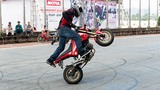 Stunter hàng đầu thế giới đến Hà Nội dạy bốc đầu môtô