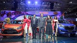 Soi dàn xe Toyota “mới cứng” tại triển lãm ôtô VMS 2017